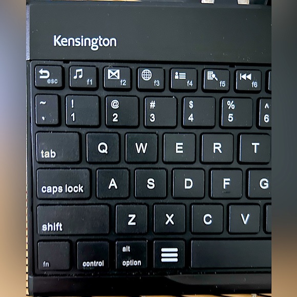 Kensington Bluetooth Keyboard Bundle! Comes with wireless mouse, mousepad! - Picture 4 of 11